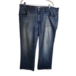 Kenneth Cole Reaction Men’s Boot Cut Blue Jeans. Size 40x30 Medium Wash.